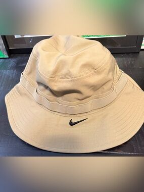 Nike Adult Unisex s/m bucket hat- nwt